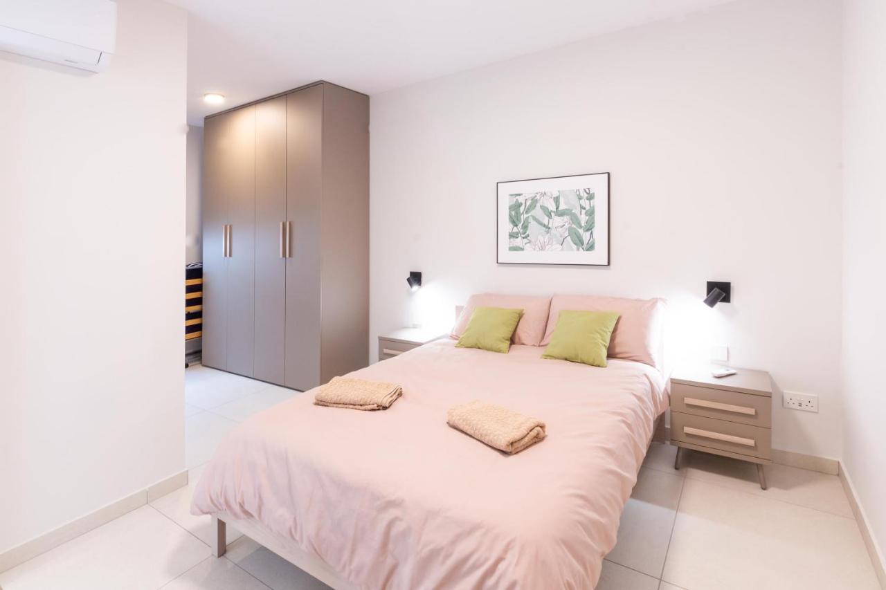 Seafront Luxury Apartment St. Paul's Bay Esterno foto